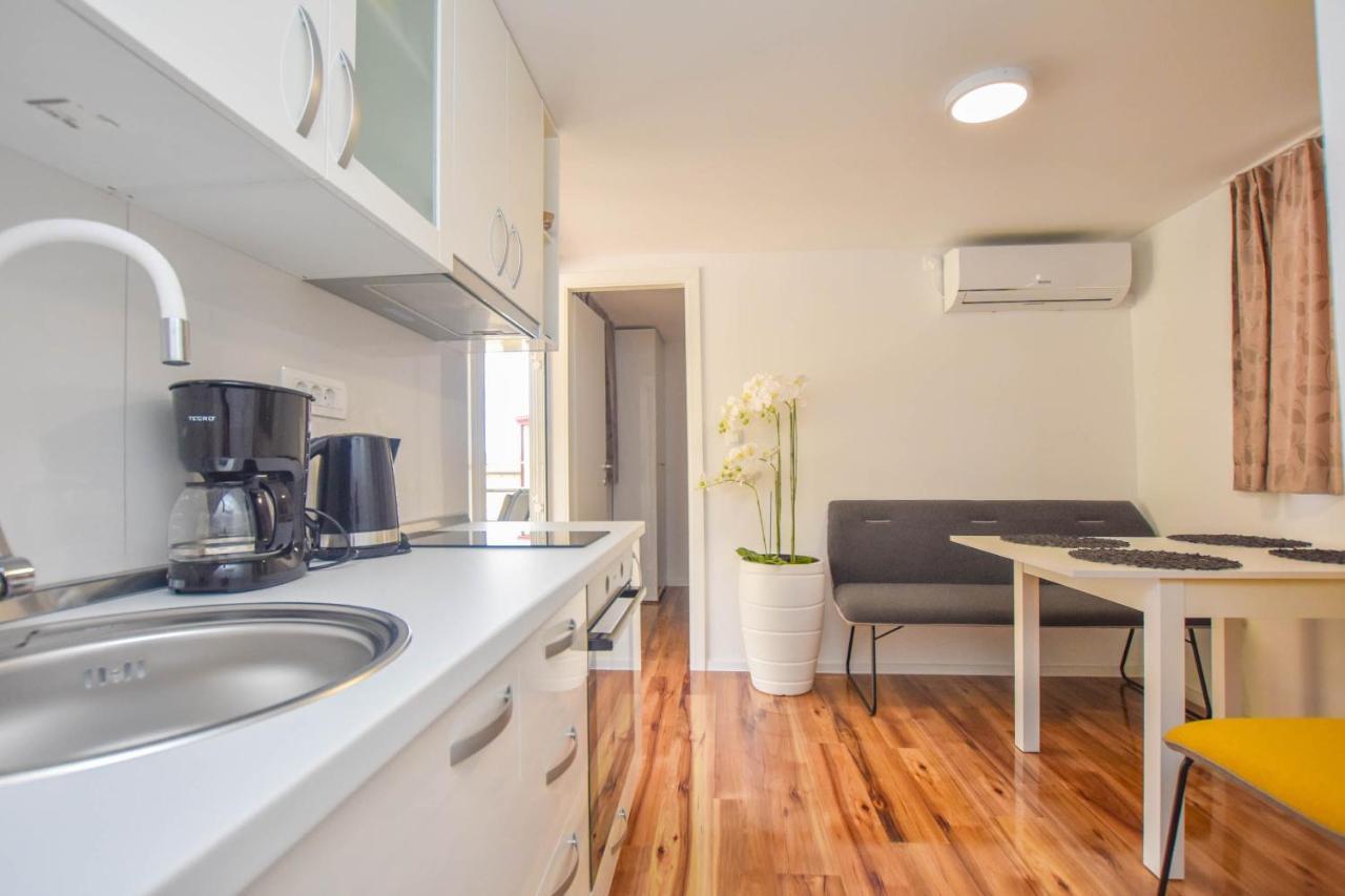 Mobile Home Dandelion Biograd Na Moru Exterior foto