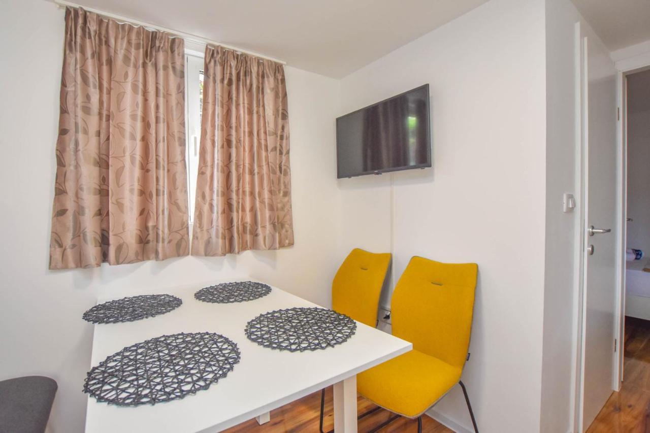 Mobile Home Dandelion Biograd Na Moru Exterior foto