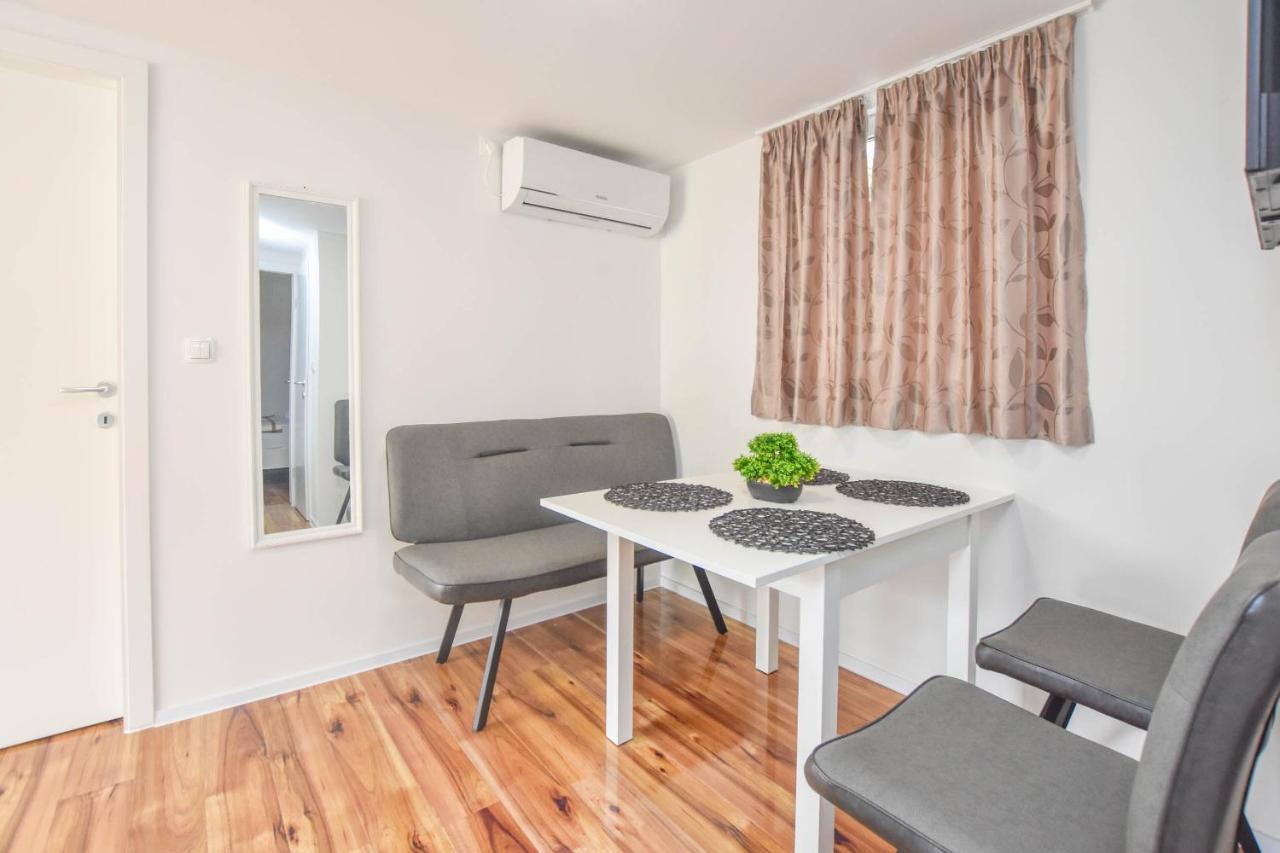 Mobile Home Dandelion Biograd Na Moru Exterior foto